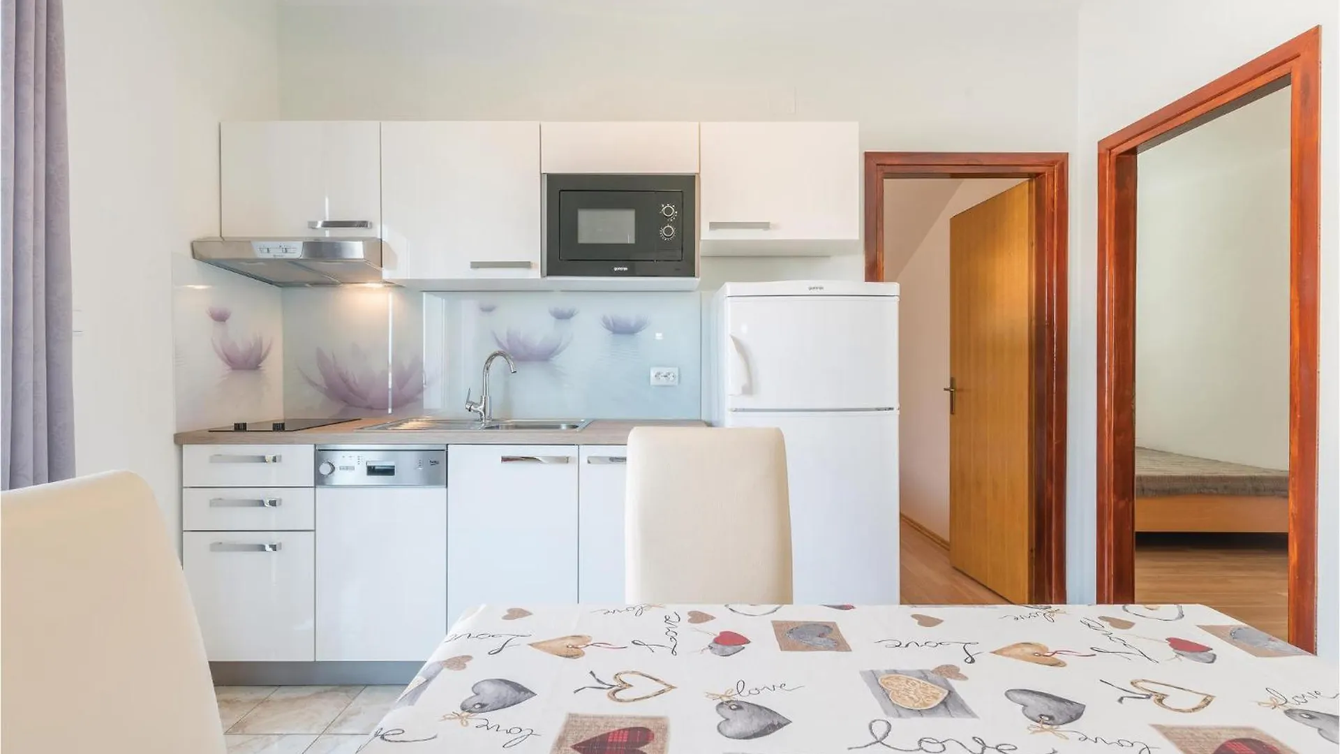 Beautiful Apartment In Povljana With Wifi
