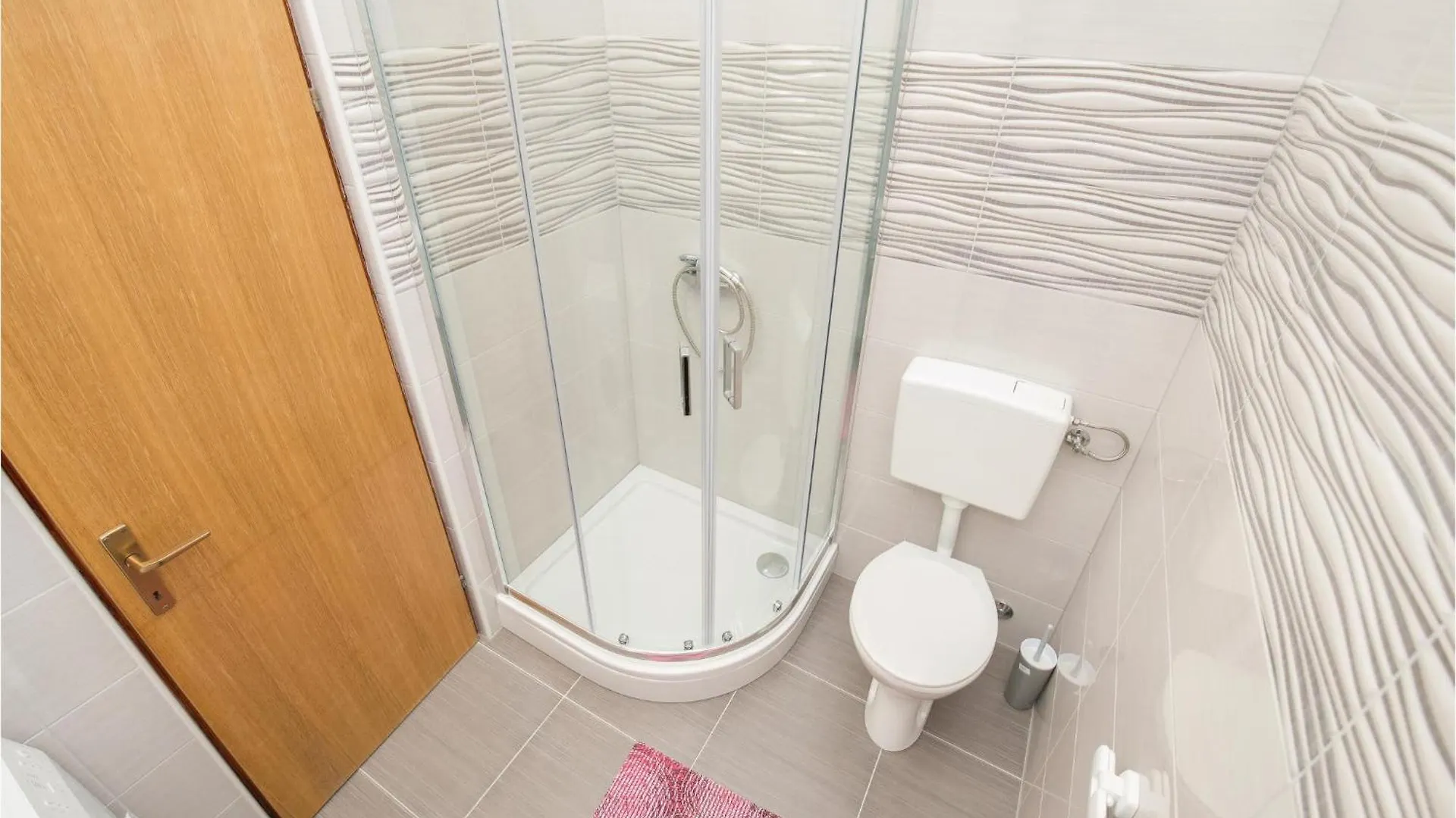 Beautiful Apartment In Povljana With Wifi